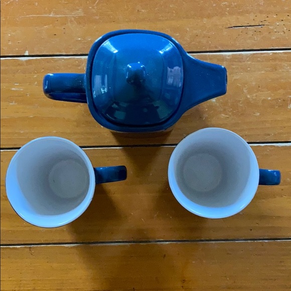 Gorgeous ceramic teapot & 2 cups new w/ 1 dot - Picture 6 of 11
